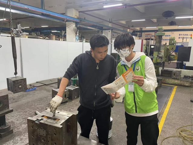 三鄉(xiāng)鎮(zhèn)開展“勤勞致富，遠(yuǎn)離毒品”禁毒宣傳活動照片4.jpg