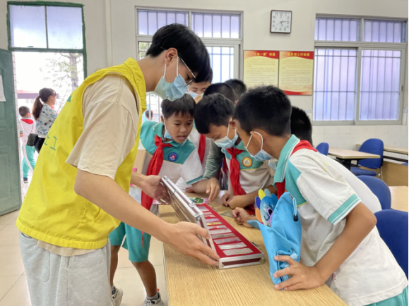 阜沙鎮(zhèn)禁毒信息〔2022〕第254期--【禁毒攻堅(jiān)】“無(wú)毒青春，健康校園”—阜沙鎮(zhèn)開展禁毒宣傳進(jìn)校園