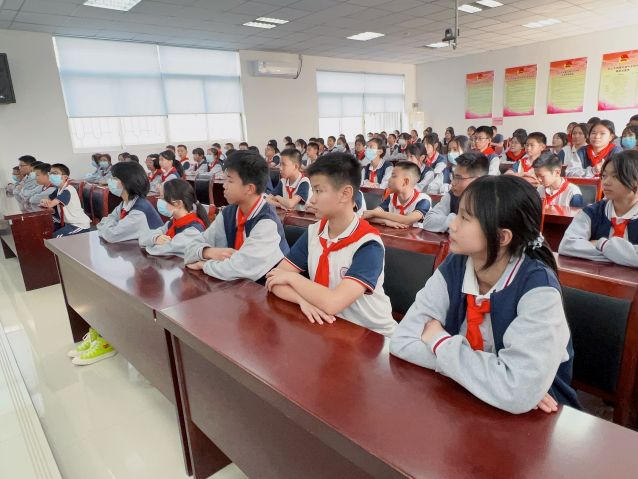 三鄉(xiāng)鎮(zhèn)開展“上好開學(xué)第一課，師生共筑‘防毒墻’”活動圖片1.JPG